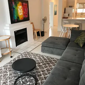 https://208-de-waterkant-piazza.hotels-capetown.com